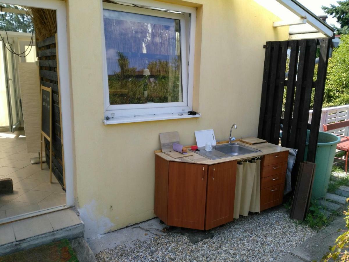 Greenhouse Just 15 Min From The Old Town Bratislava Buitenkant foto